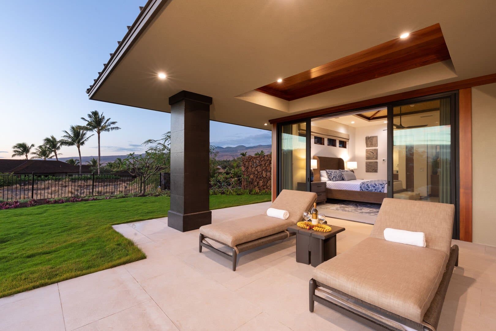 Hawaiian Elegance - Image 79