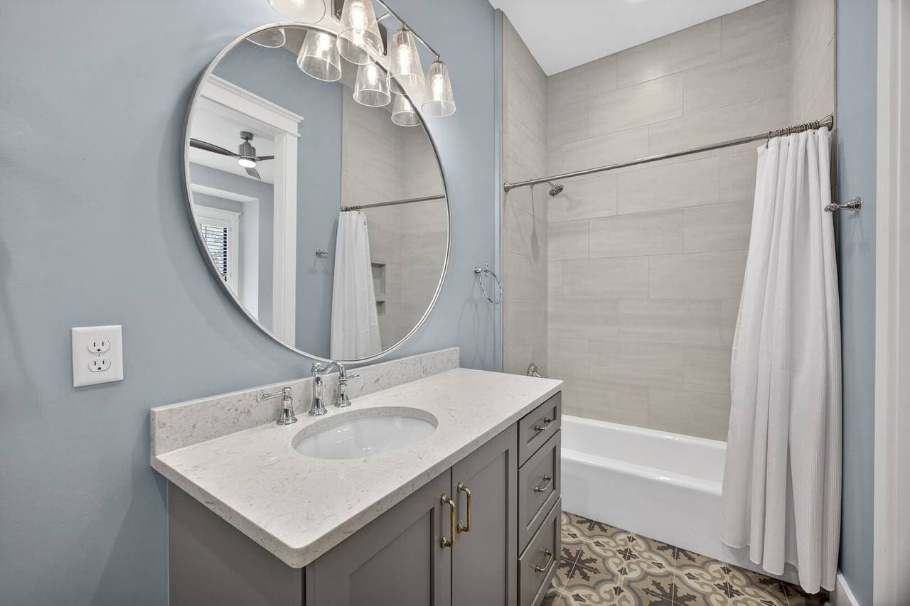 IOP Escape at 26th Avenue - Image 36