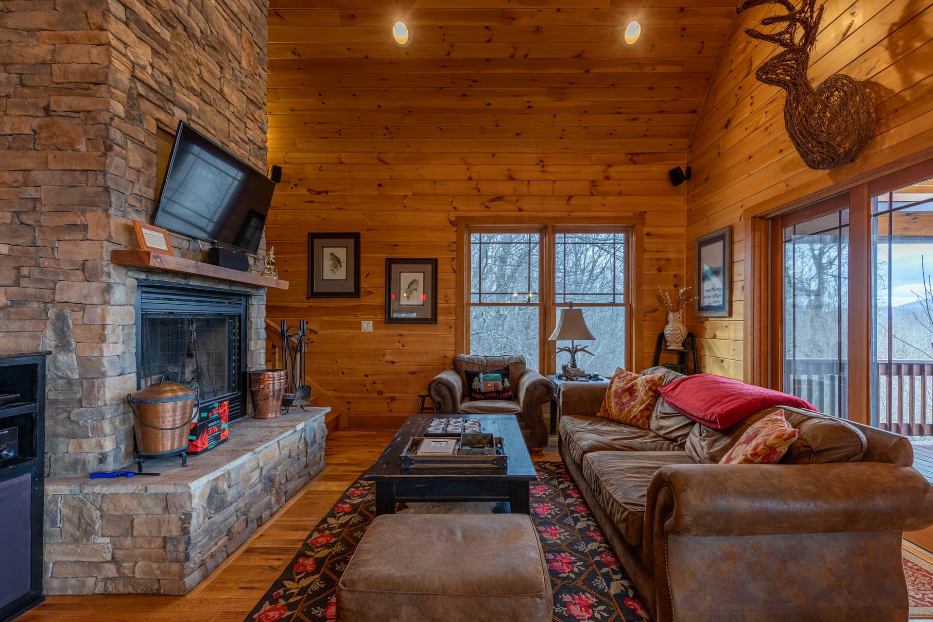 Deer Moments Cabin - Image 4