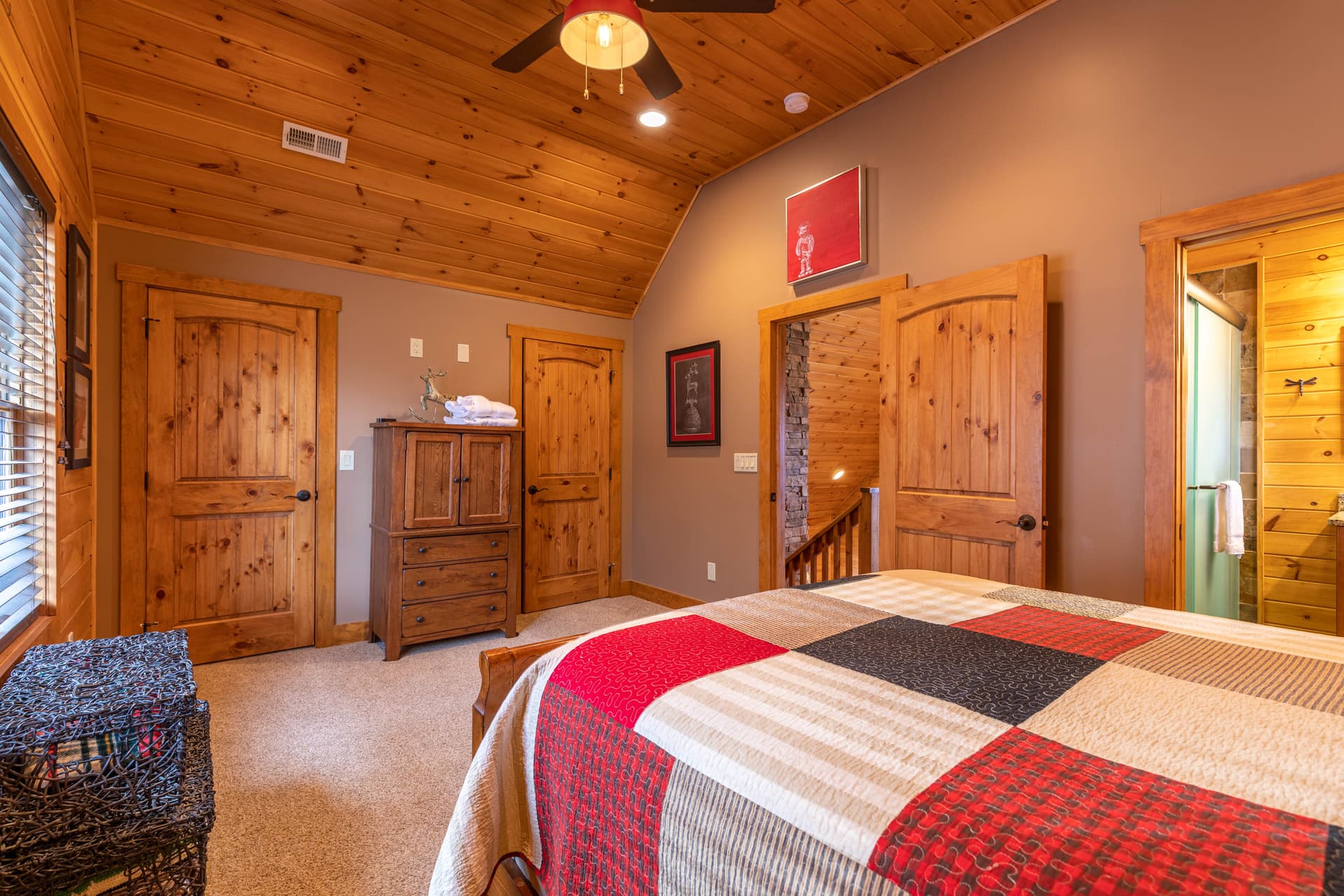 Deer Moments Cabin - Image 16