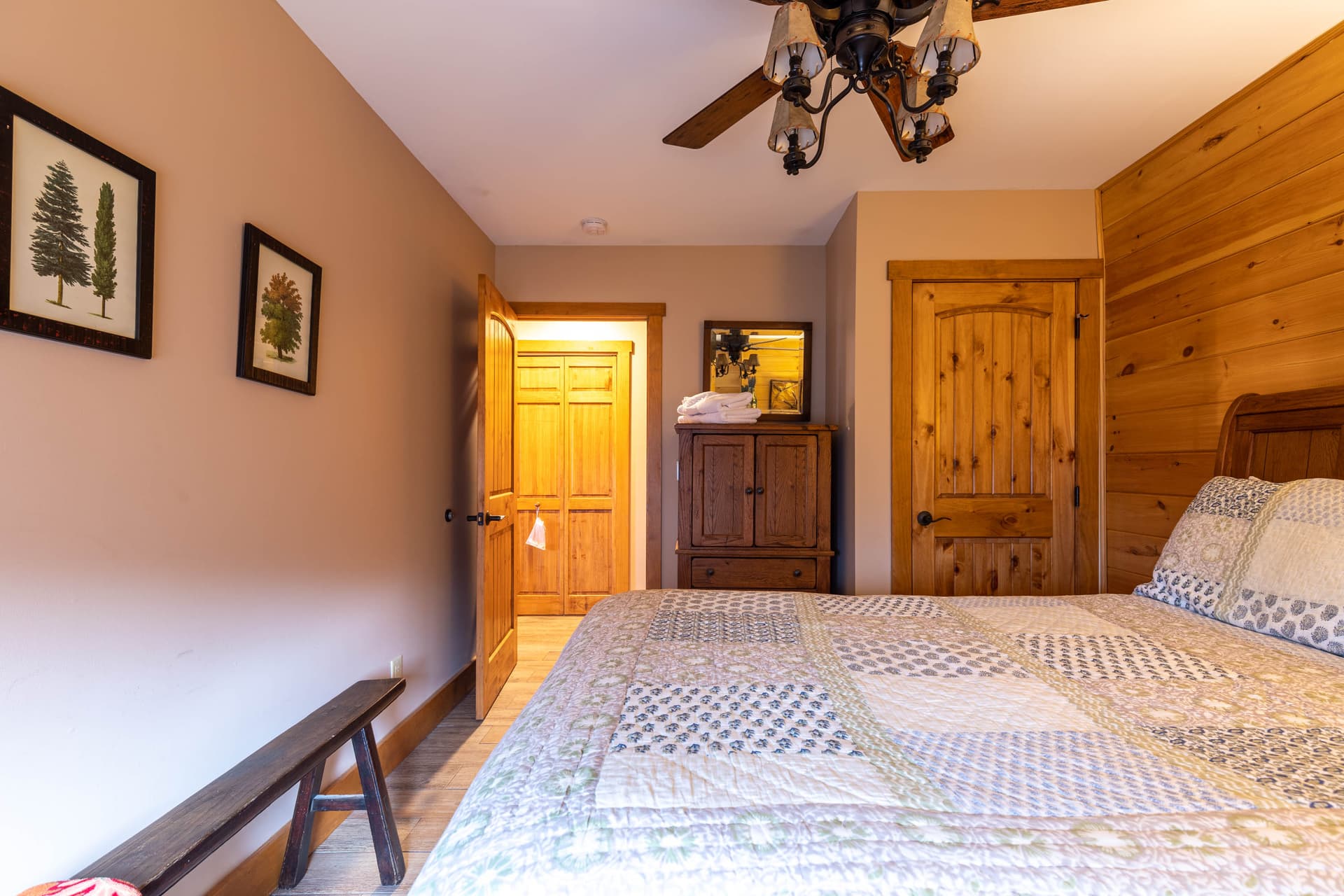 Deer Moments Cabin - Image 23