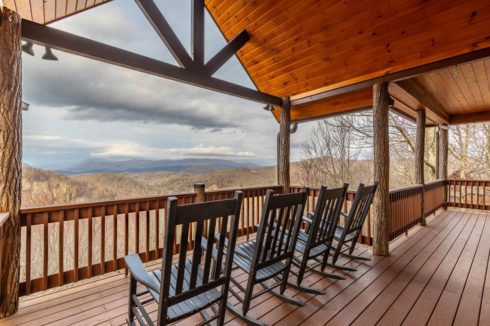 Deer Moments Cabin - Image 3