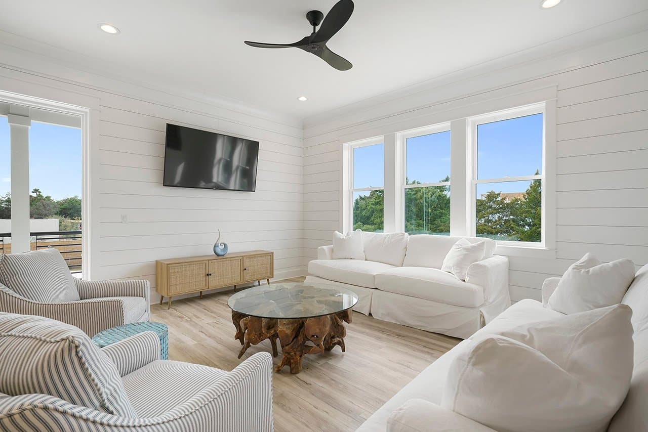 Deja Blue - Image 10