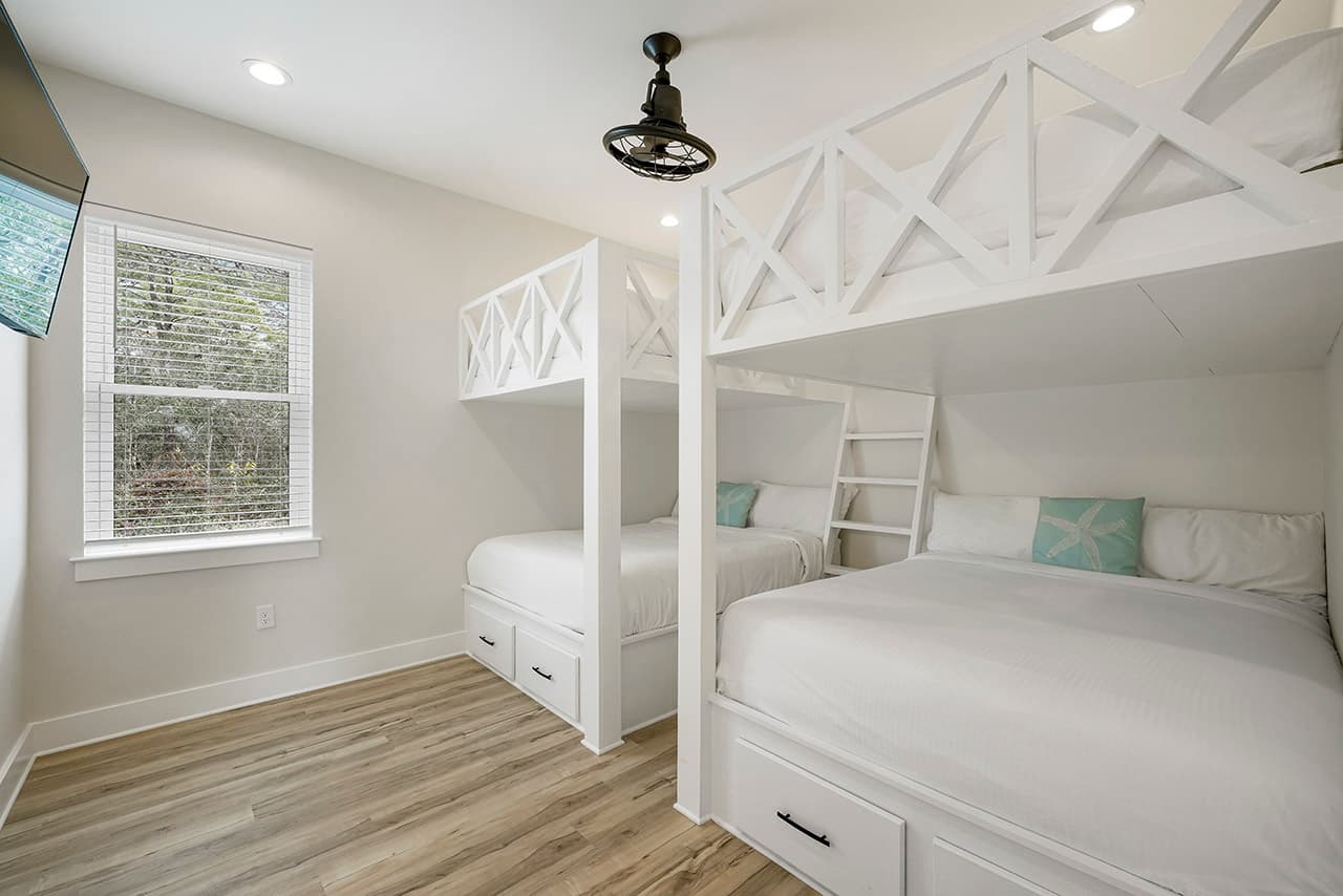 Deja Blue - Image 23