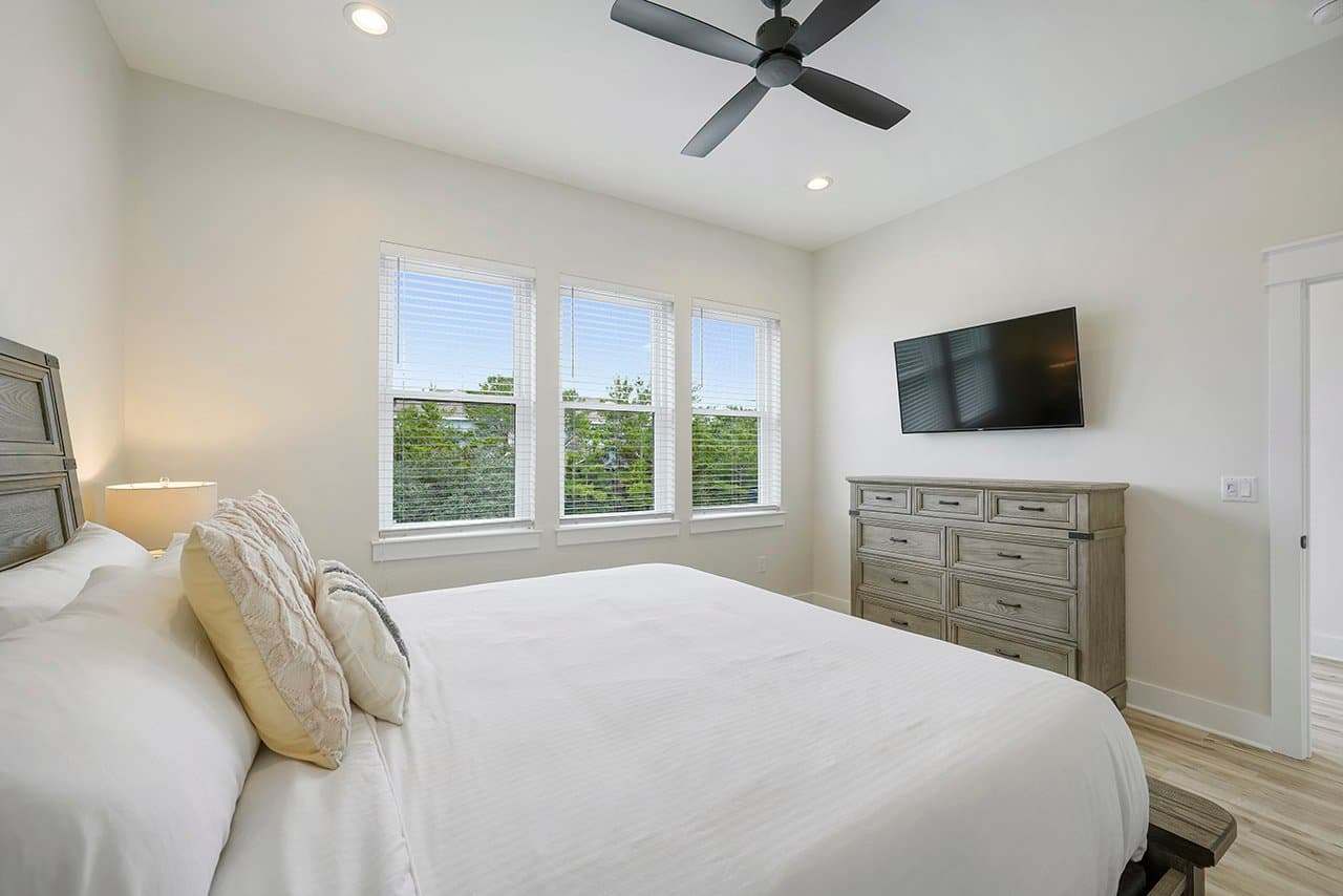 Deja Blue - Image 26