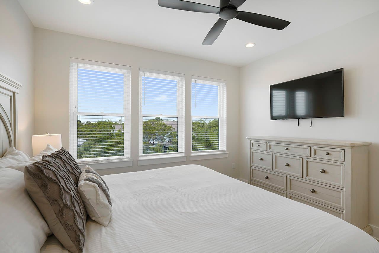 Deja Blue - Image 30