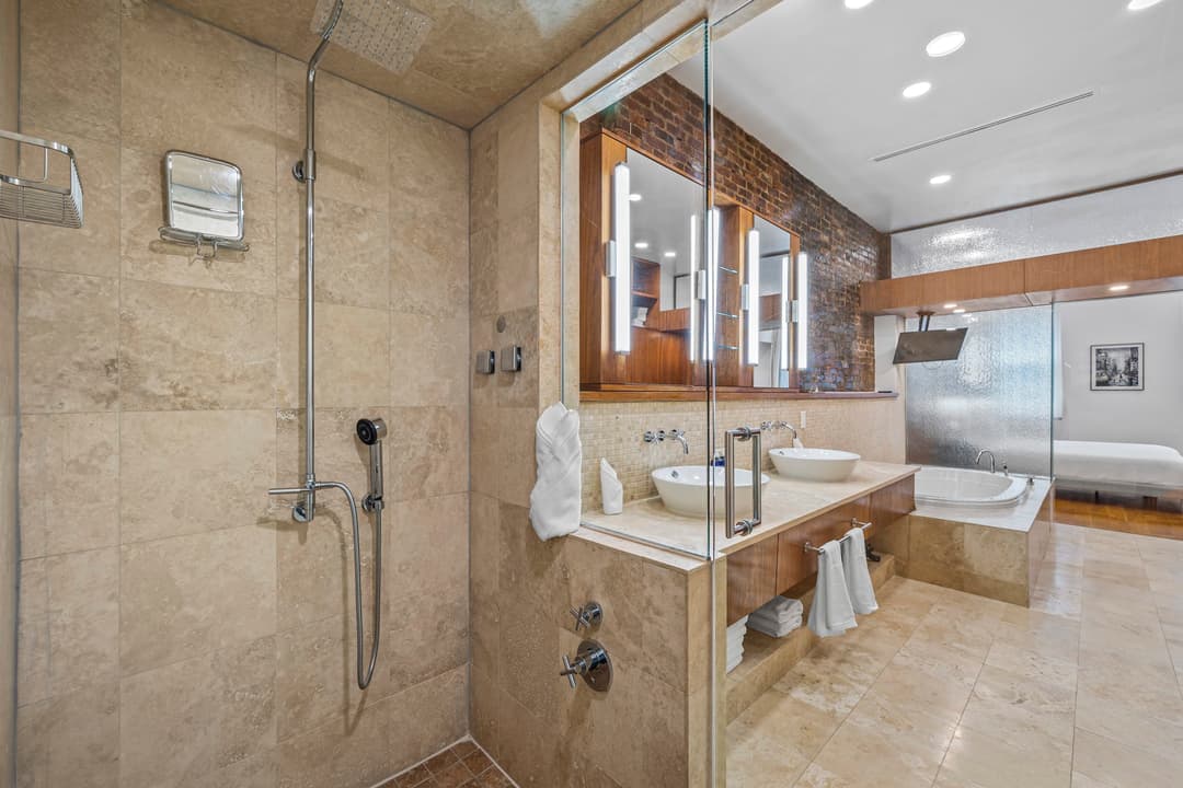 Rialto VI - Image 33