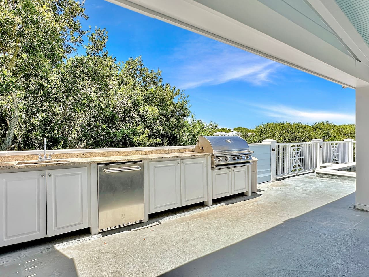 Beach Retreat - Image 36