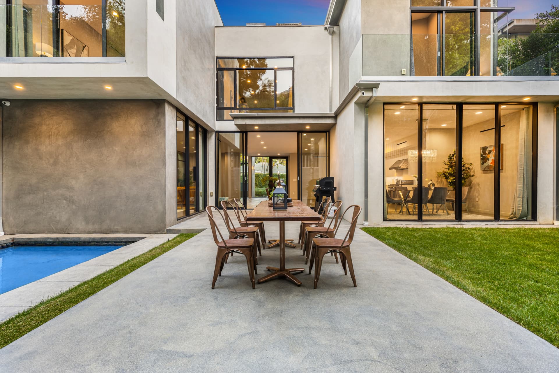 Coldwater Canyon - Image 4