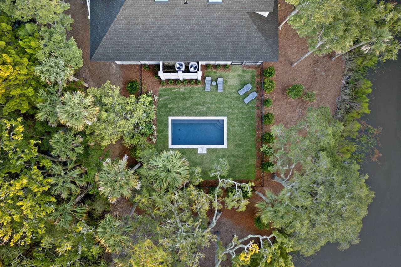 Otter Island Getaway - Image 36