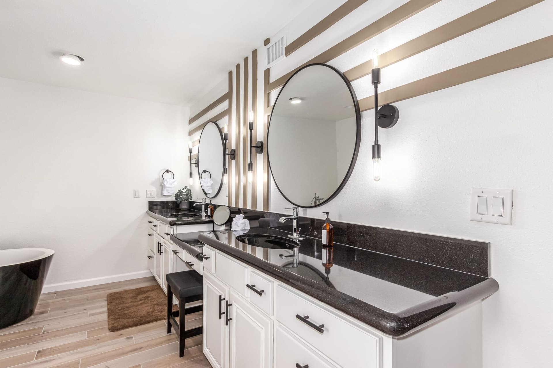 Palms Lux Place - Image 18