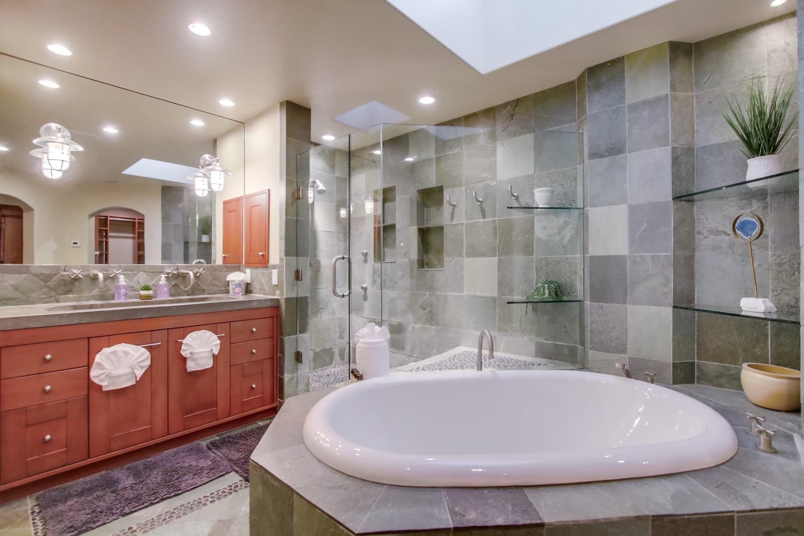 Tidewater House - Image 12