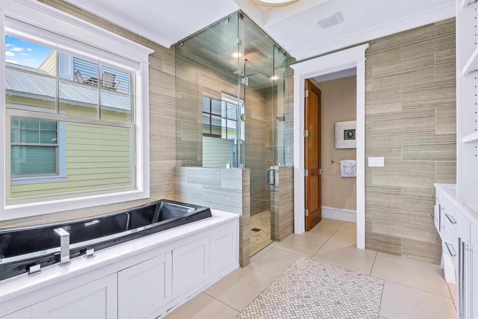 Life Aquatic Villa - Image 71