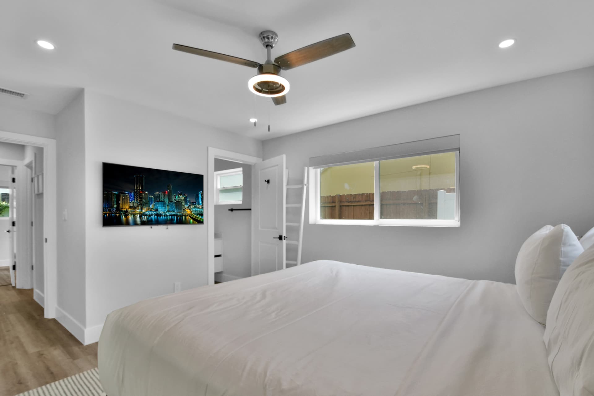 Bluebird House - Image 31