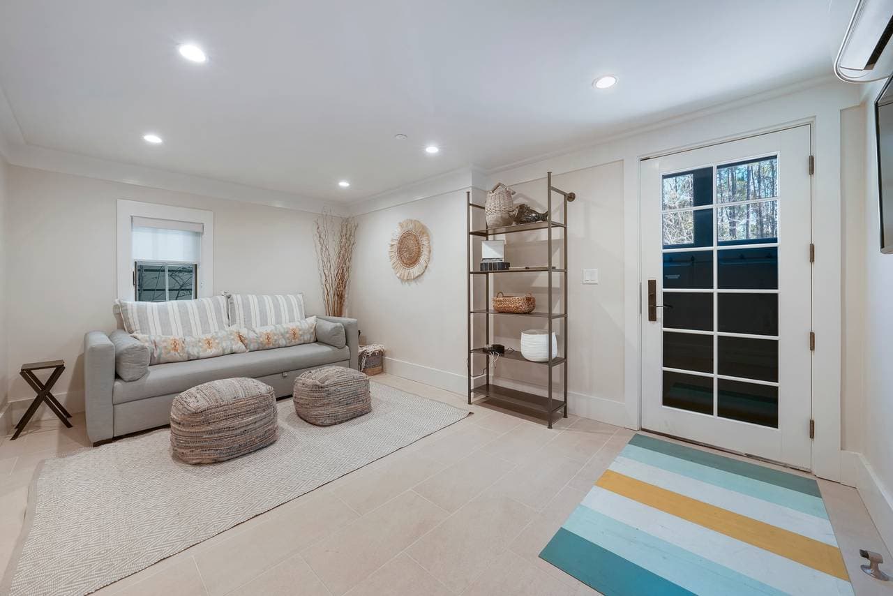 On the Lawn Villa - Image 41