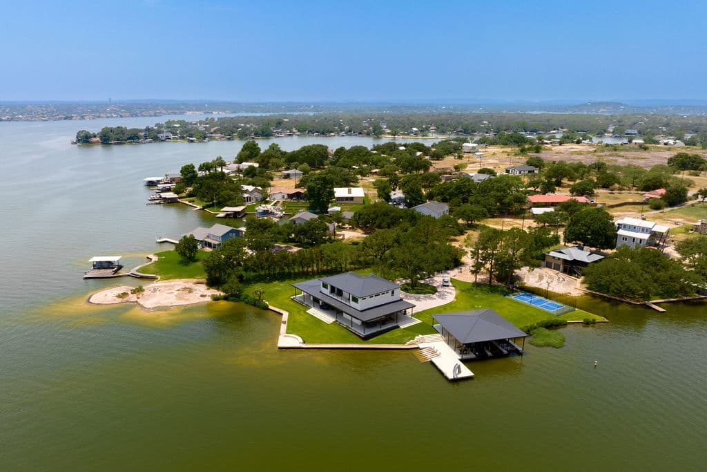 Some Kind of Wonderful Villa - Image 39