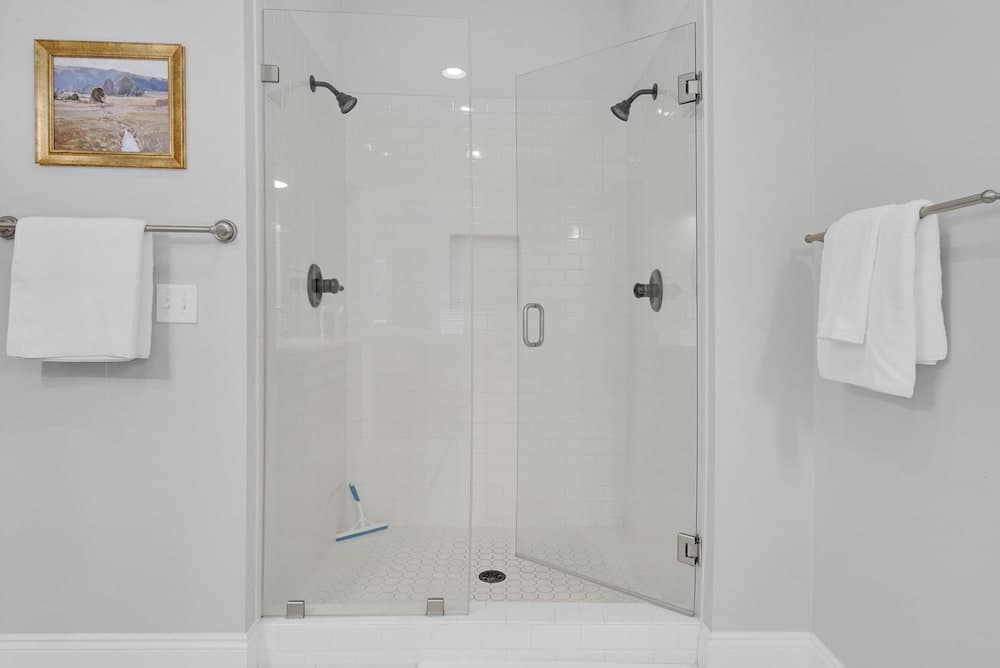 Dock Holiday - Image 8