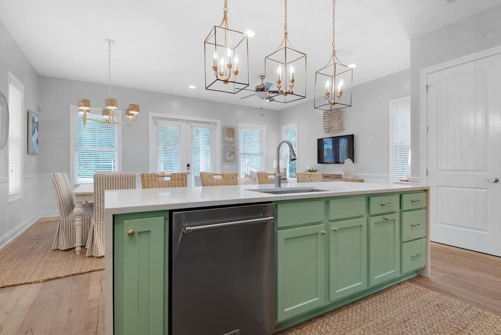 Dock Holiday - Image 13