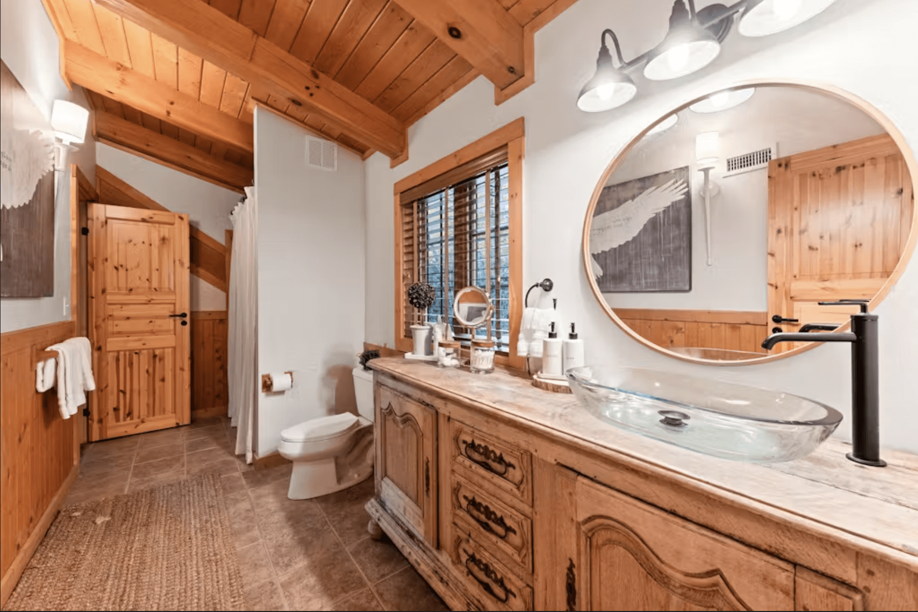 Sapphire Elegance - Image 32