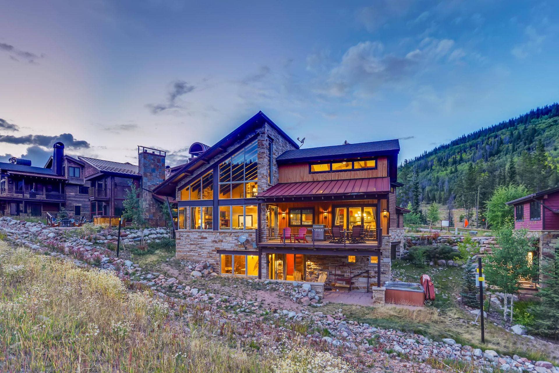 Warming Hut - Image 53