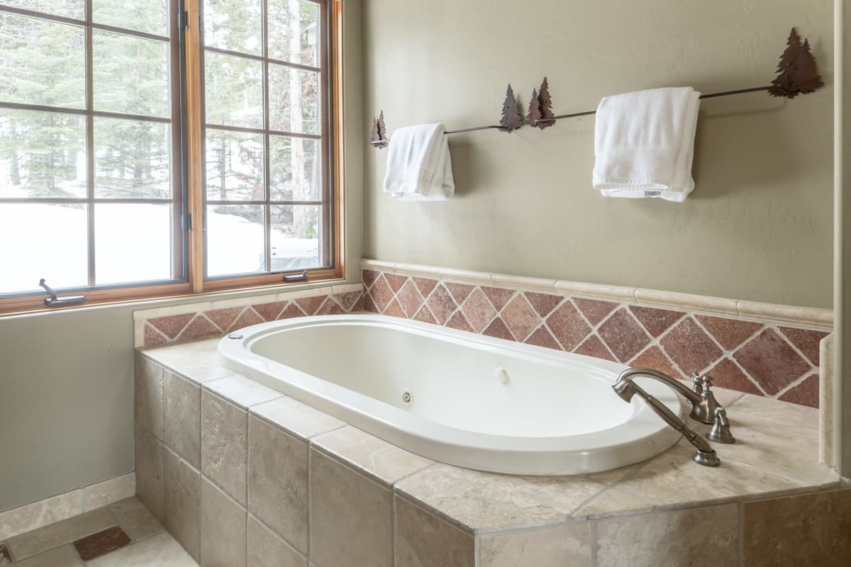 Lower Mountain Home #2 - Image 18