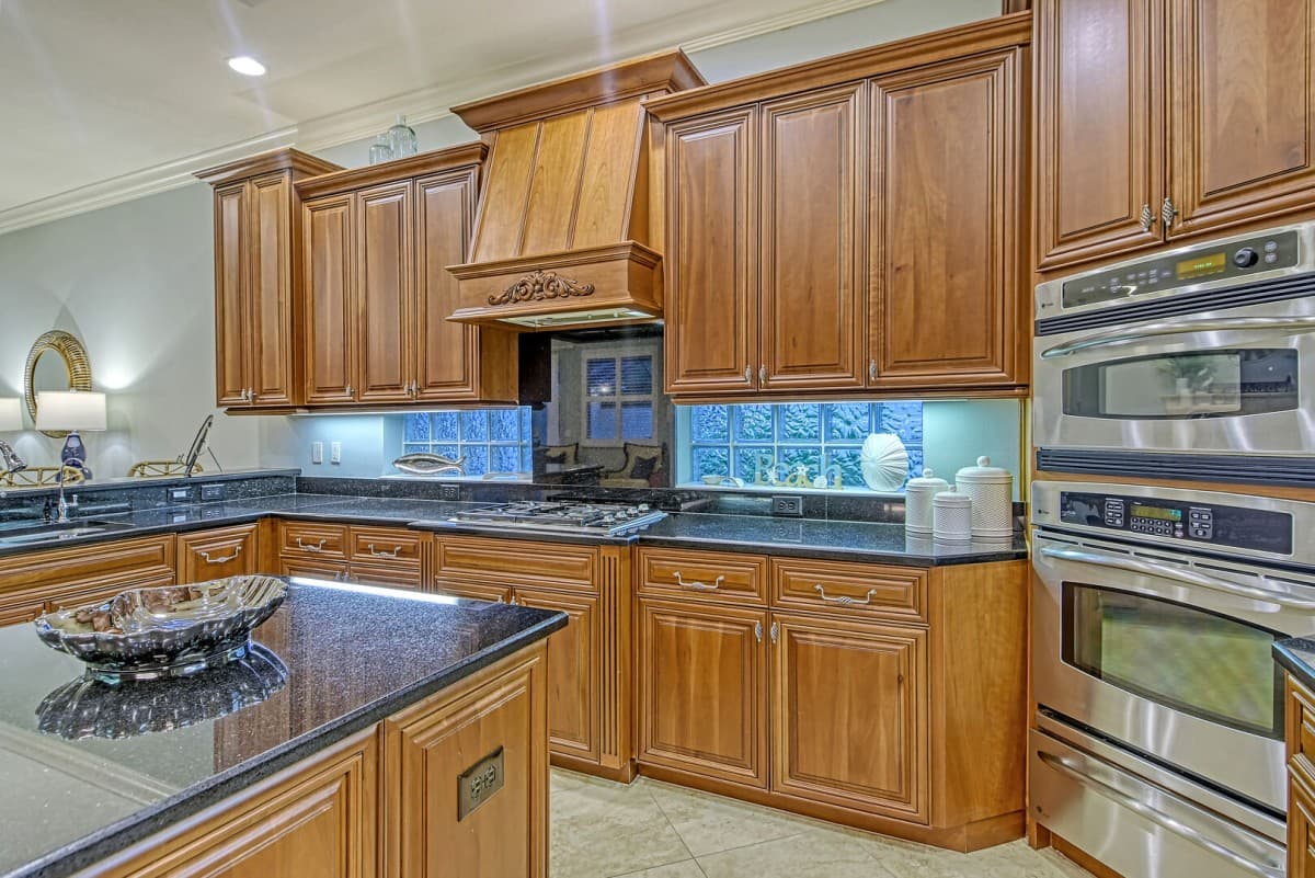 Sunburst Courtyard - Image 16