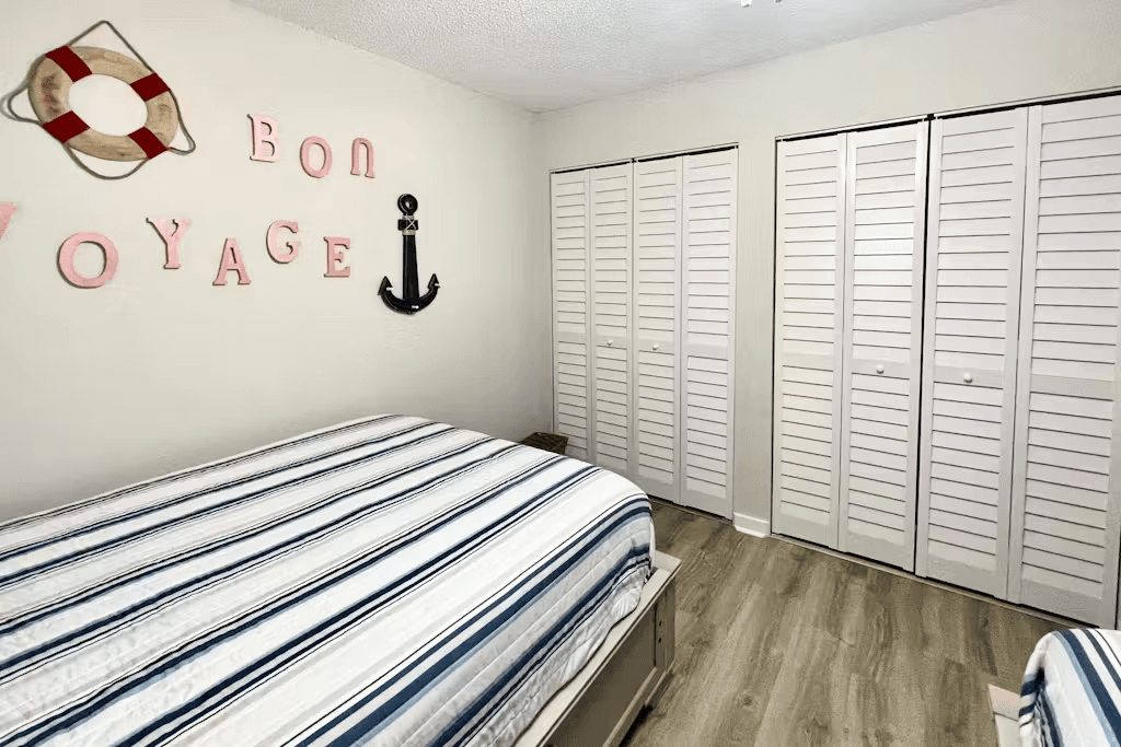 Reflections on the Gulf - Image 20