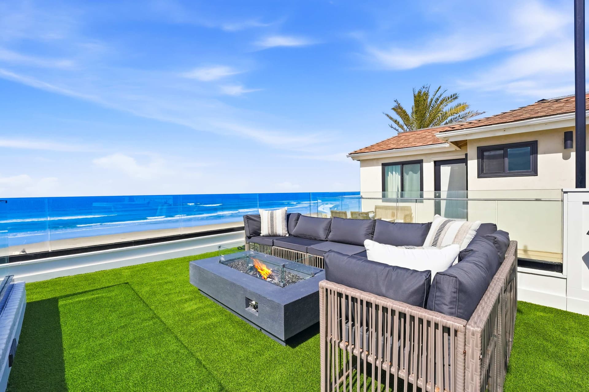 Entire Upper Oceanfront Rooftop Masterpiece - Image 49