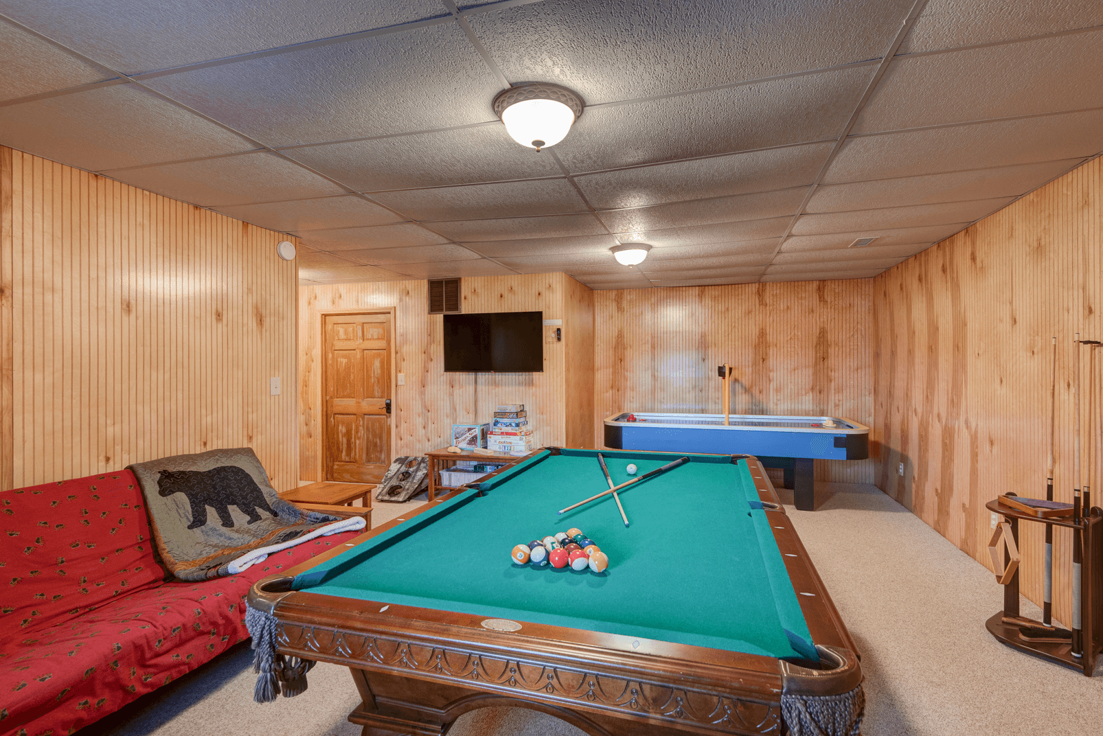 Cozy Bear Cabin - Image 30