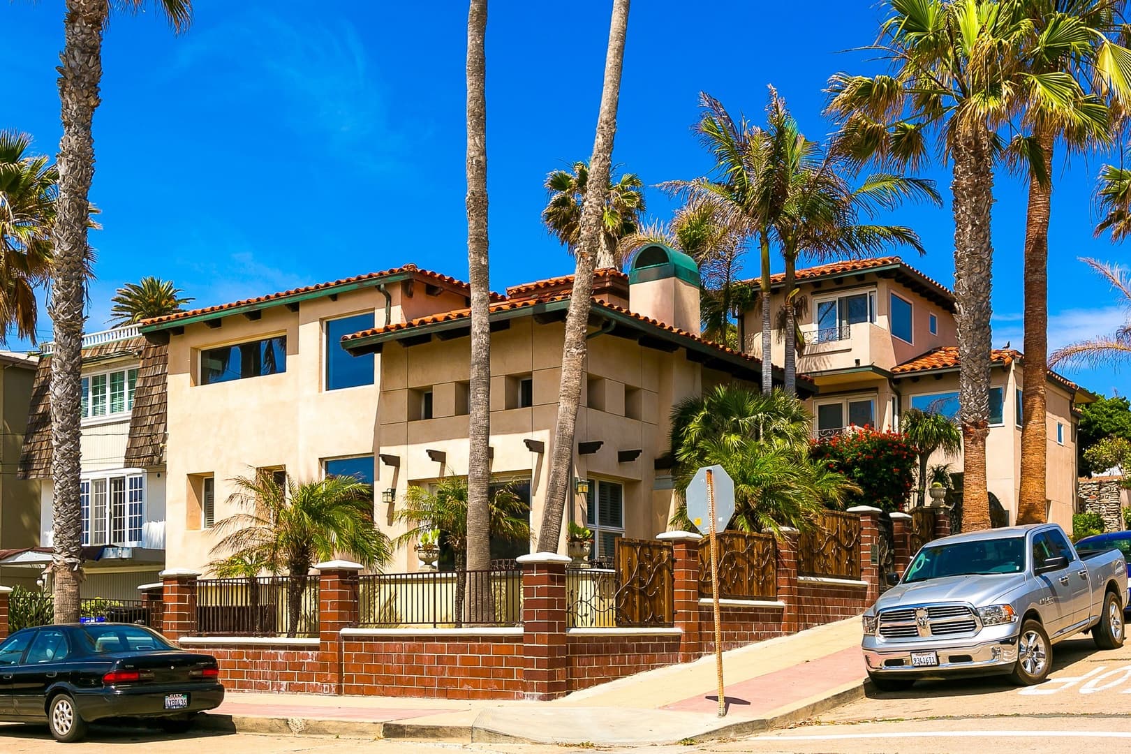 Spanish Palms Home - Image 28