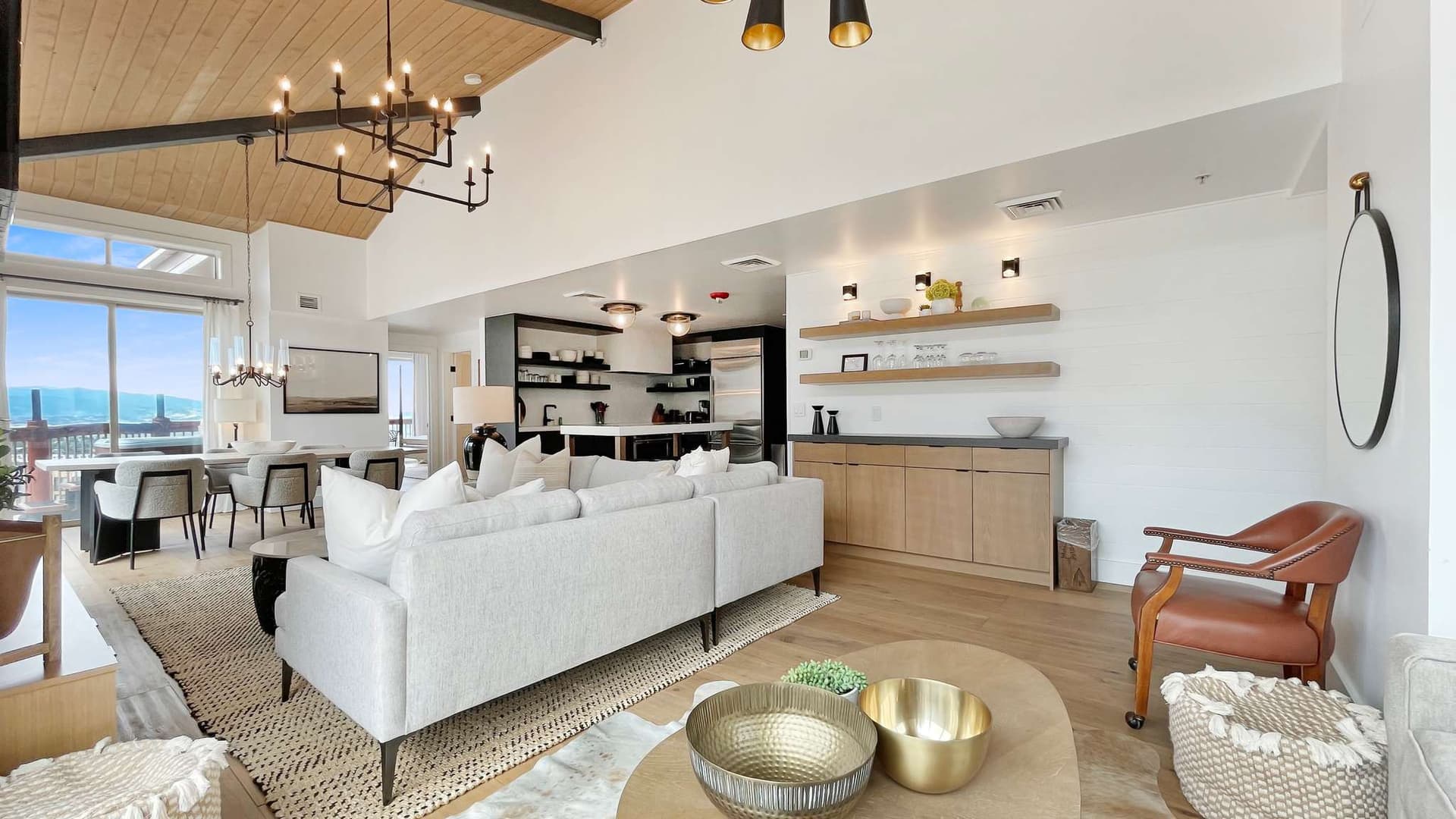 Sneaux Shack - Image 7