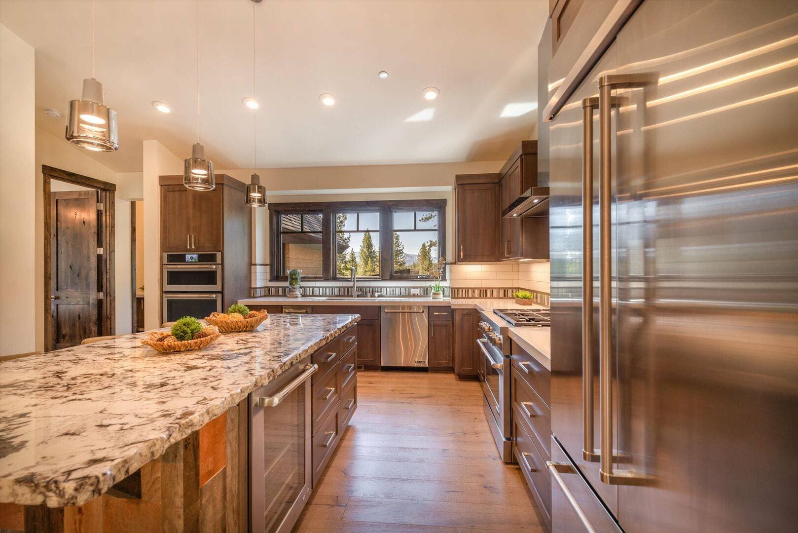 Lavish Cabin at Gray's Crossing - Image 5