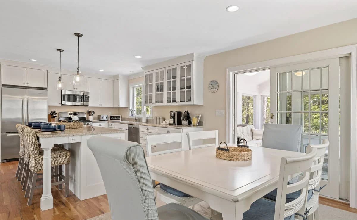 Barefoot Bungalow - Image 13