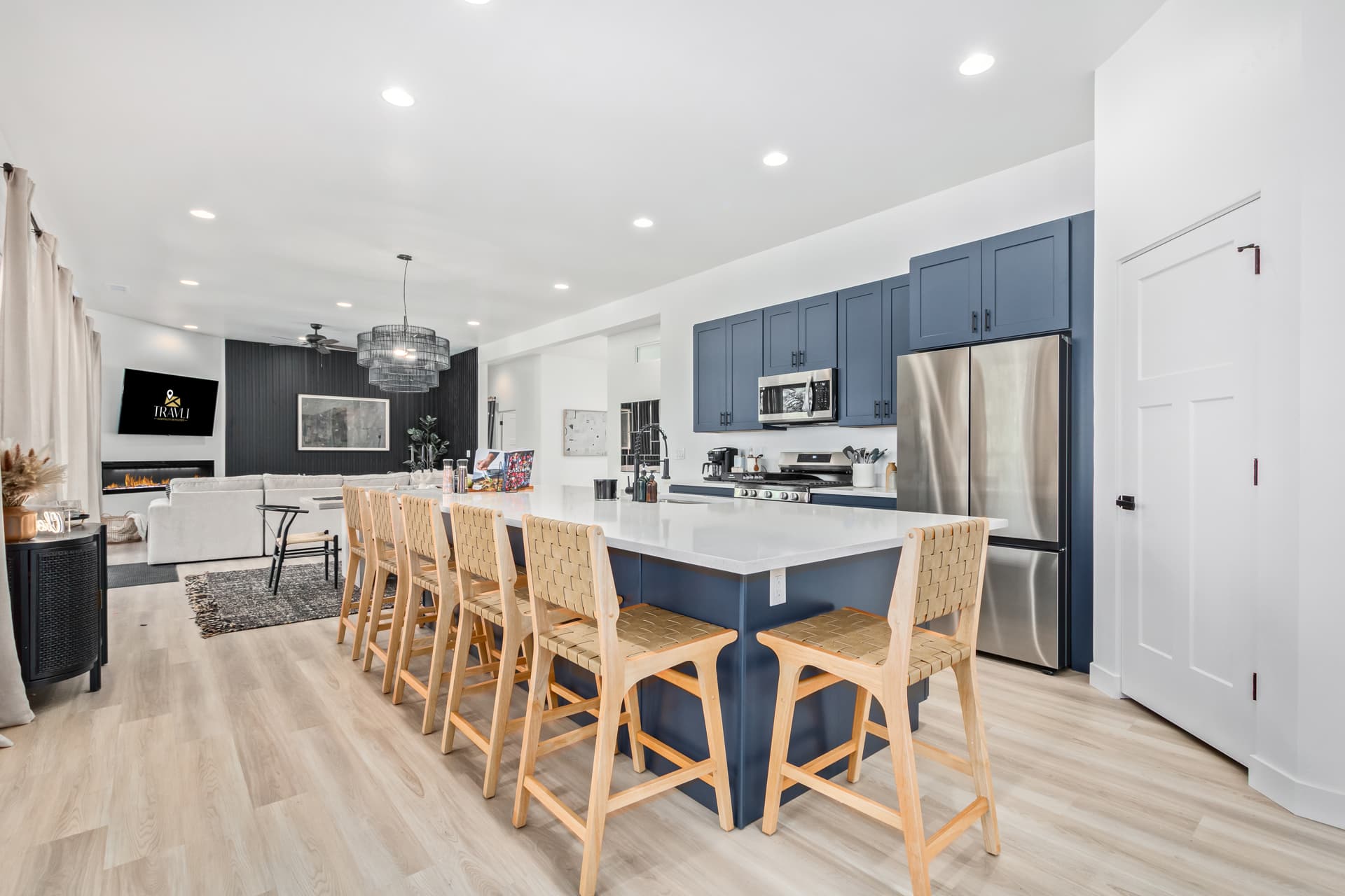 Le Cabin Noir - Image 11