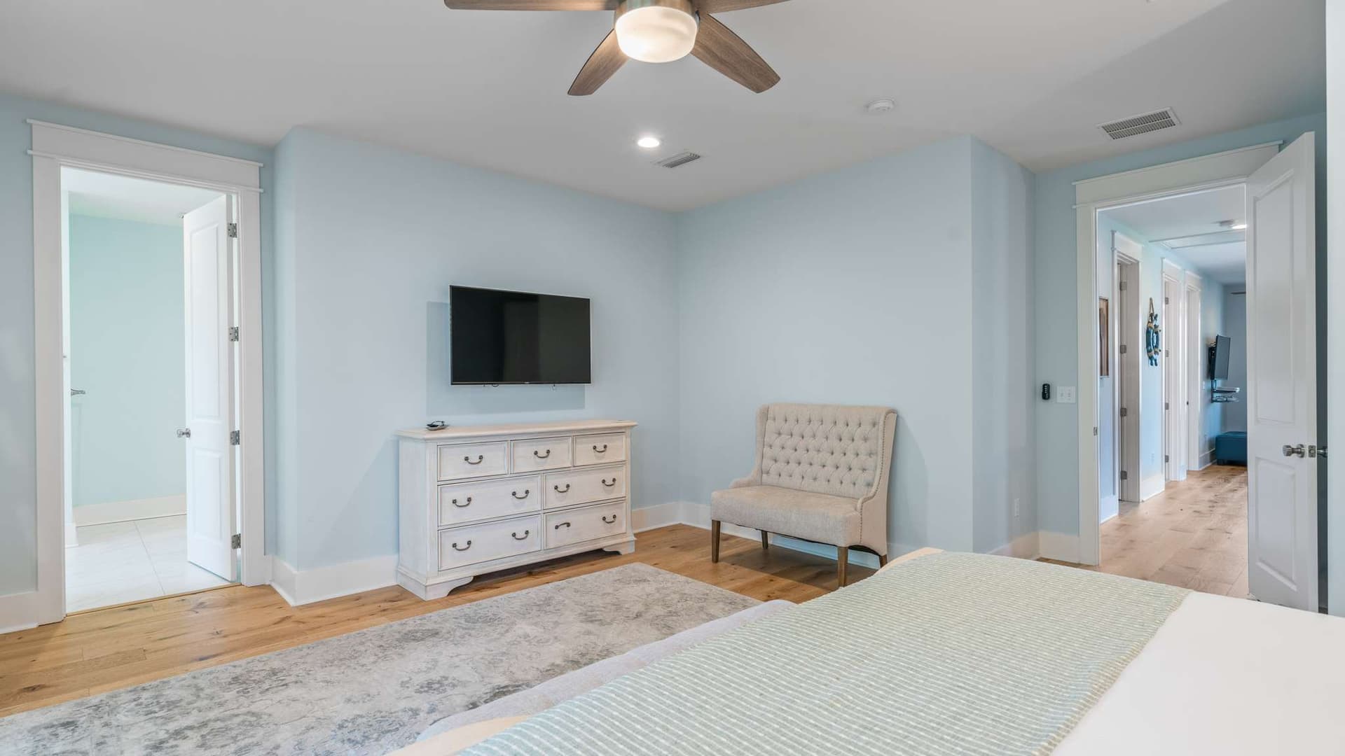 Barefoot Haven - Image 38