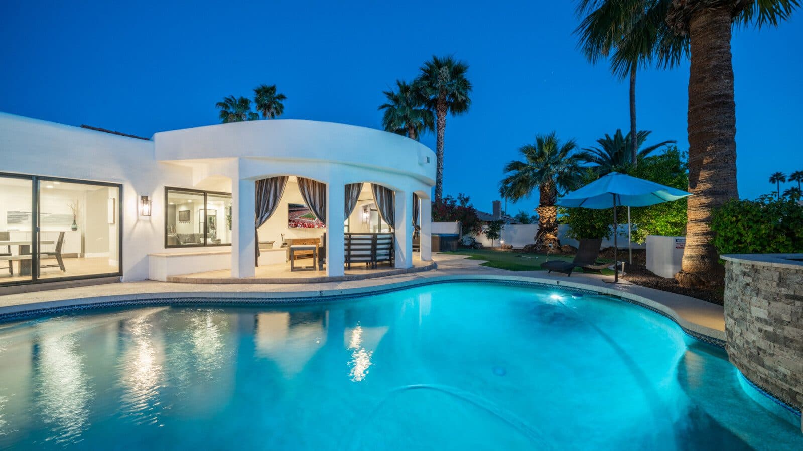 Spontaneous Desert Retreat - Image 38