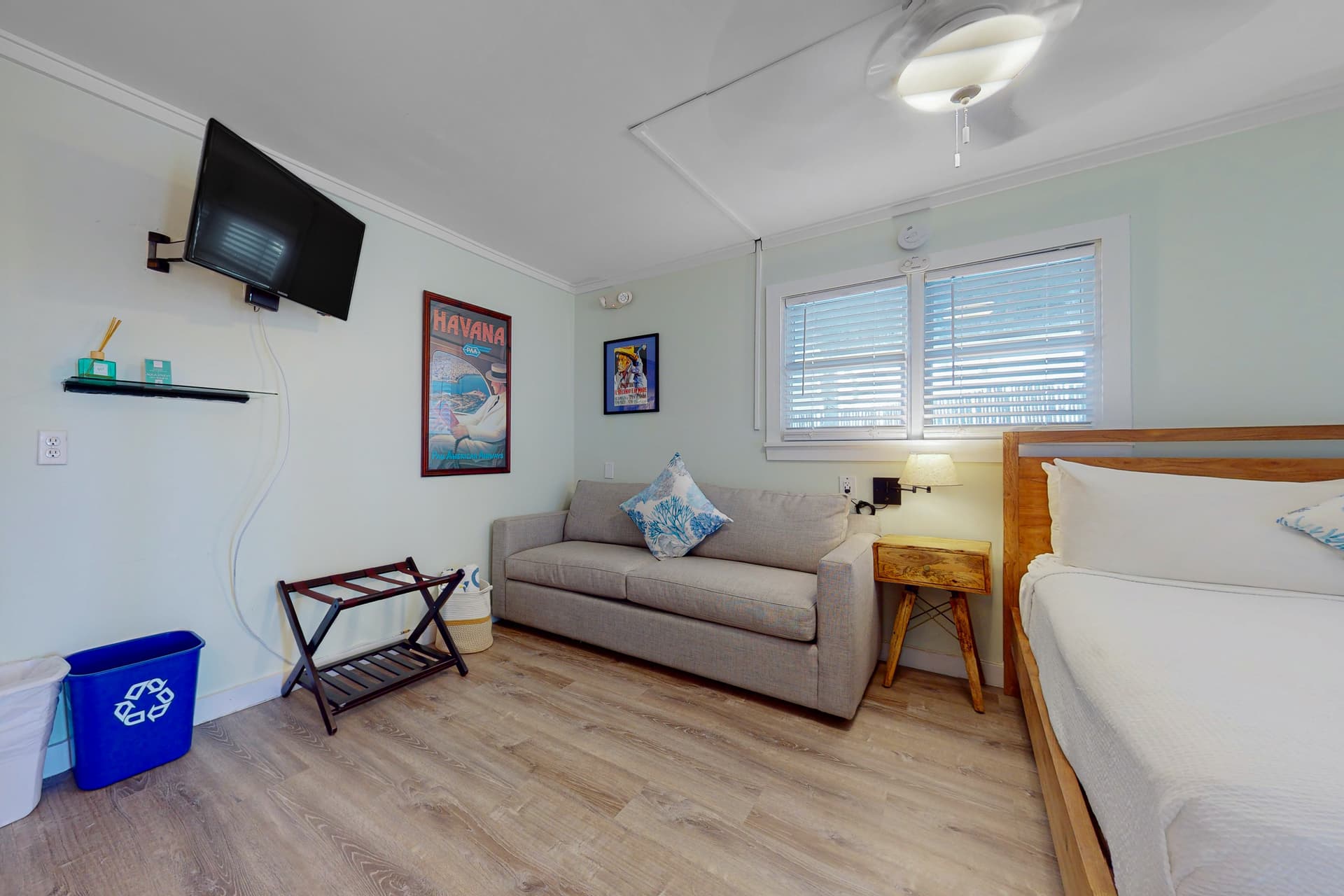 Papa's Hideaway - Image 39