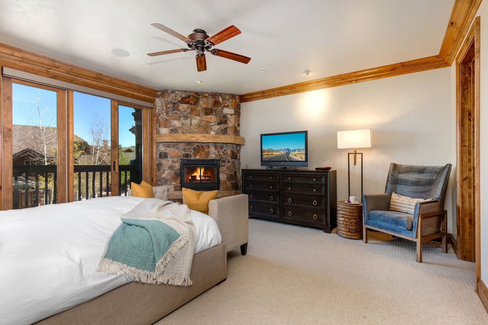 Star House - Image 29