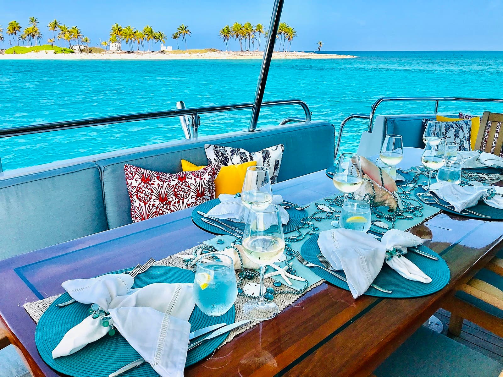 Equinox Yacht - Image 15