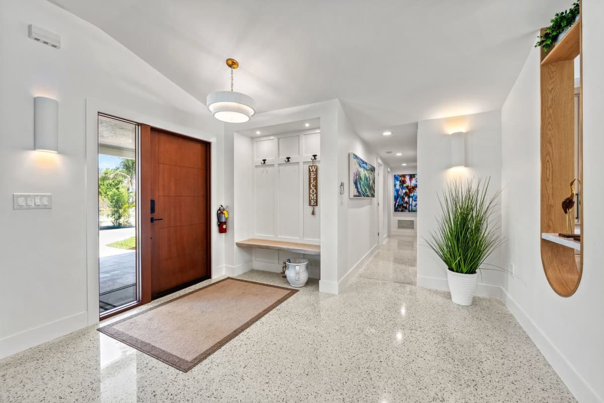 Beach Palm House - Image 11