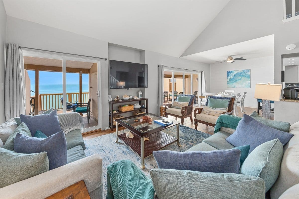 Casa Laguna Residence - Image 2