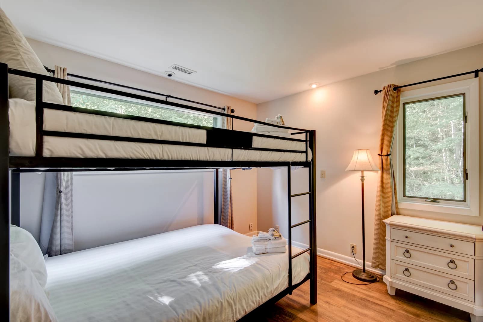 Paws a While - Image 30