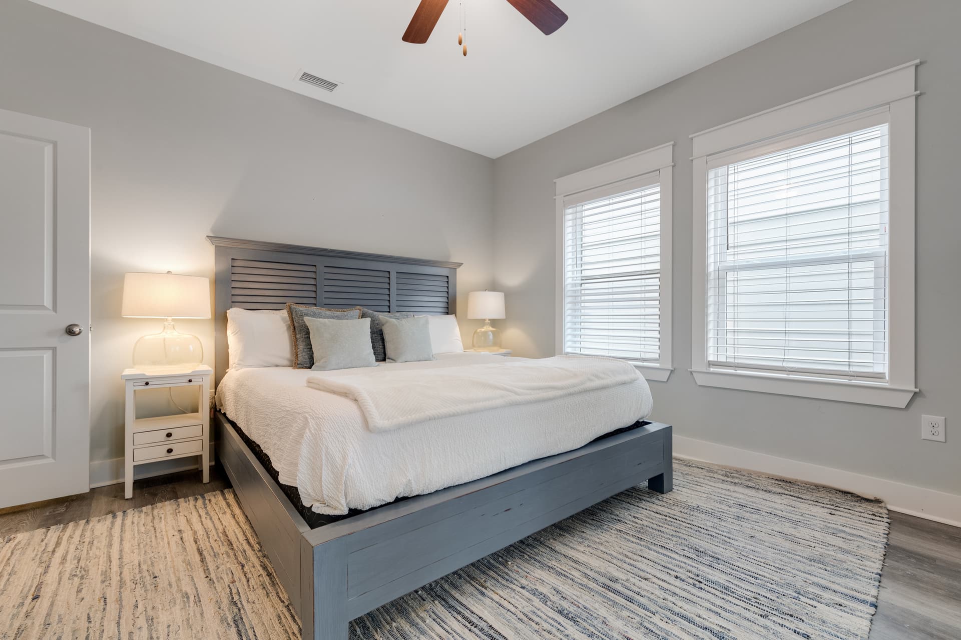 Porches N' Paradise House - Image 24