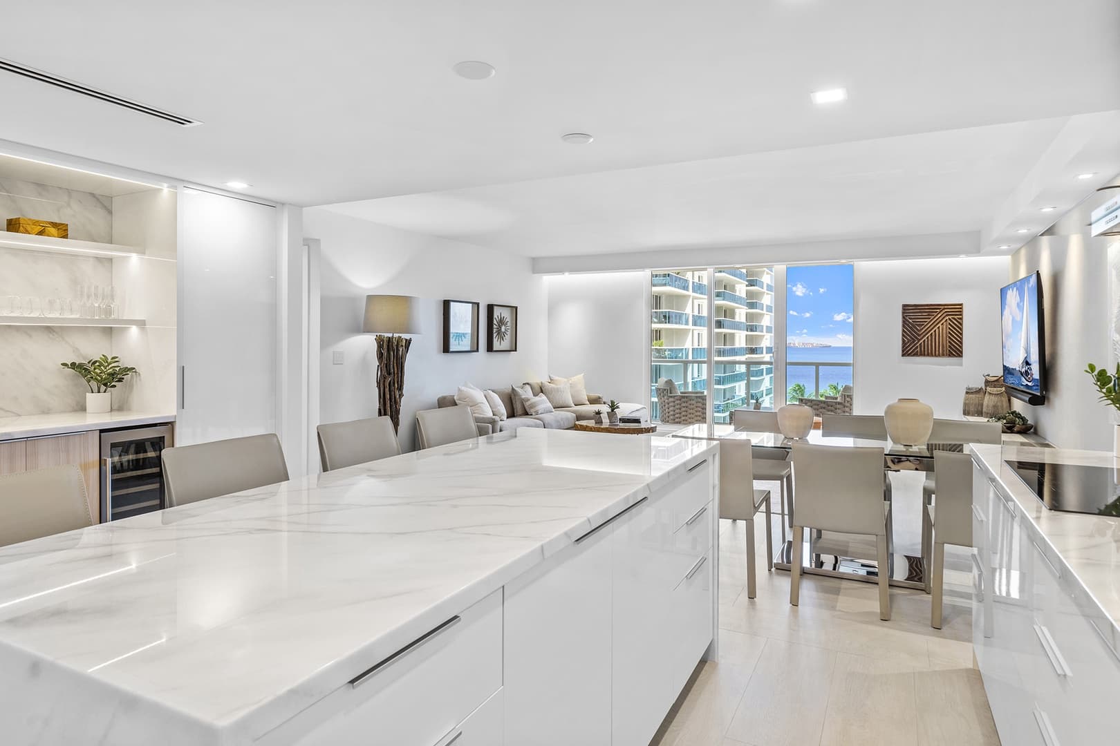 Roney Palace Residence #641 - Image 7