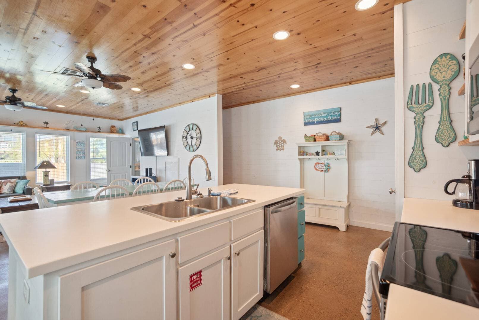 Another Day in Paradise - Image 8