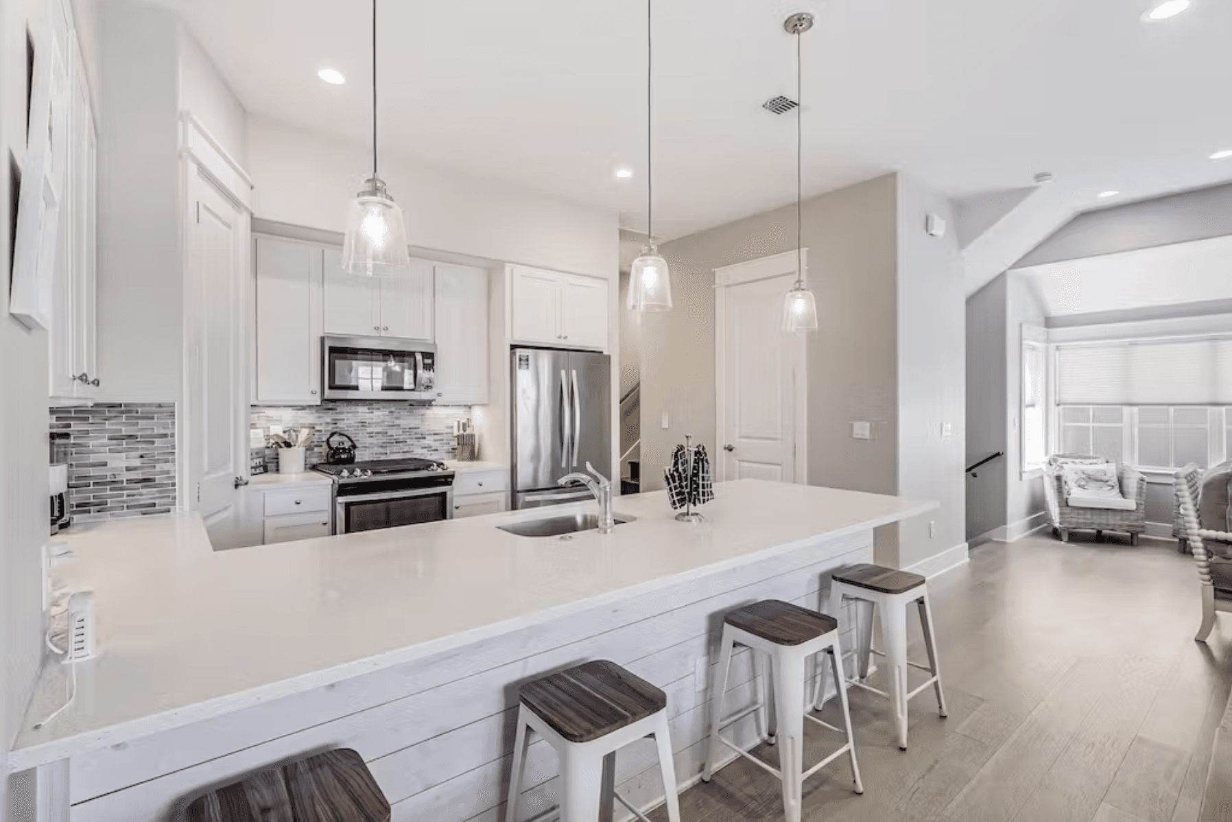 Sunset and Bay Home - Image 9