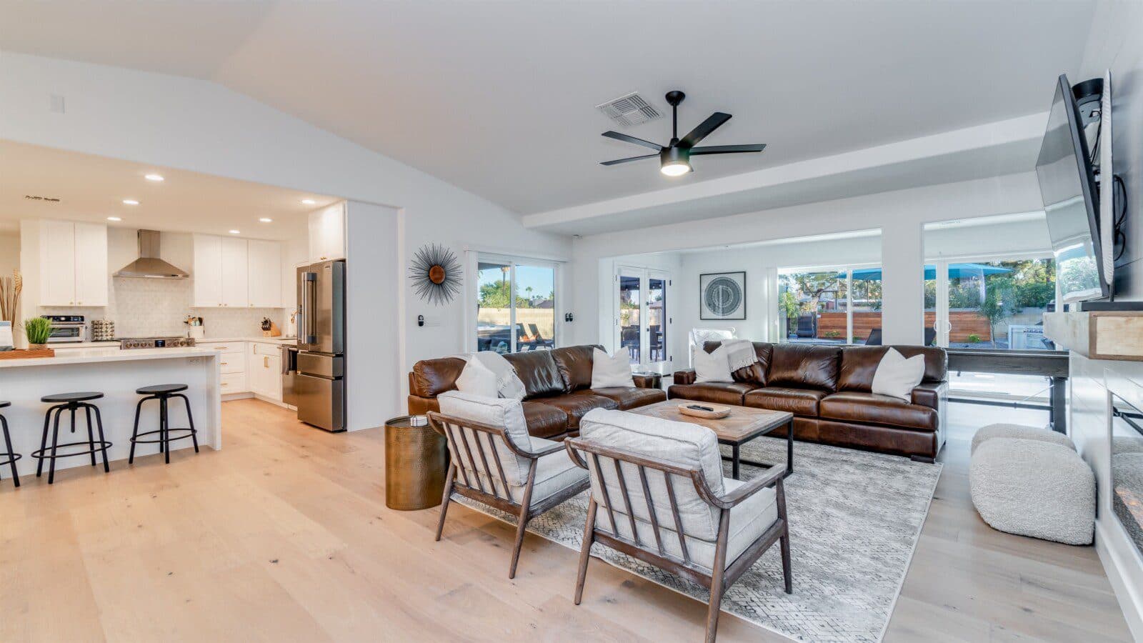 Elegance on the Green - Image 4