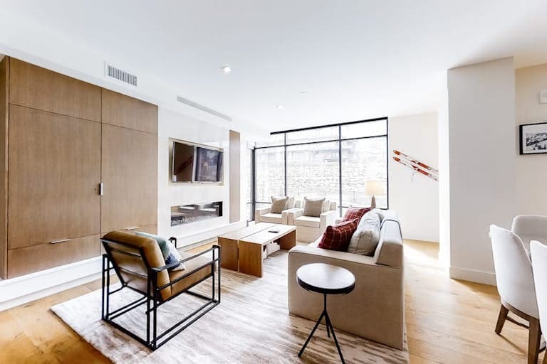 Lift Condo #503 - Image 1
