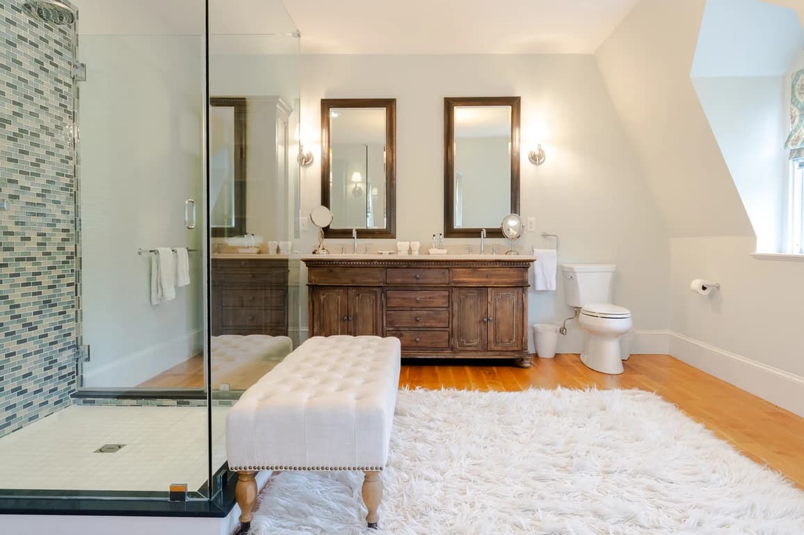 Downtown Victorian - Image 13