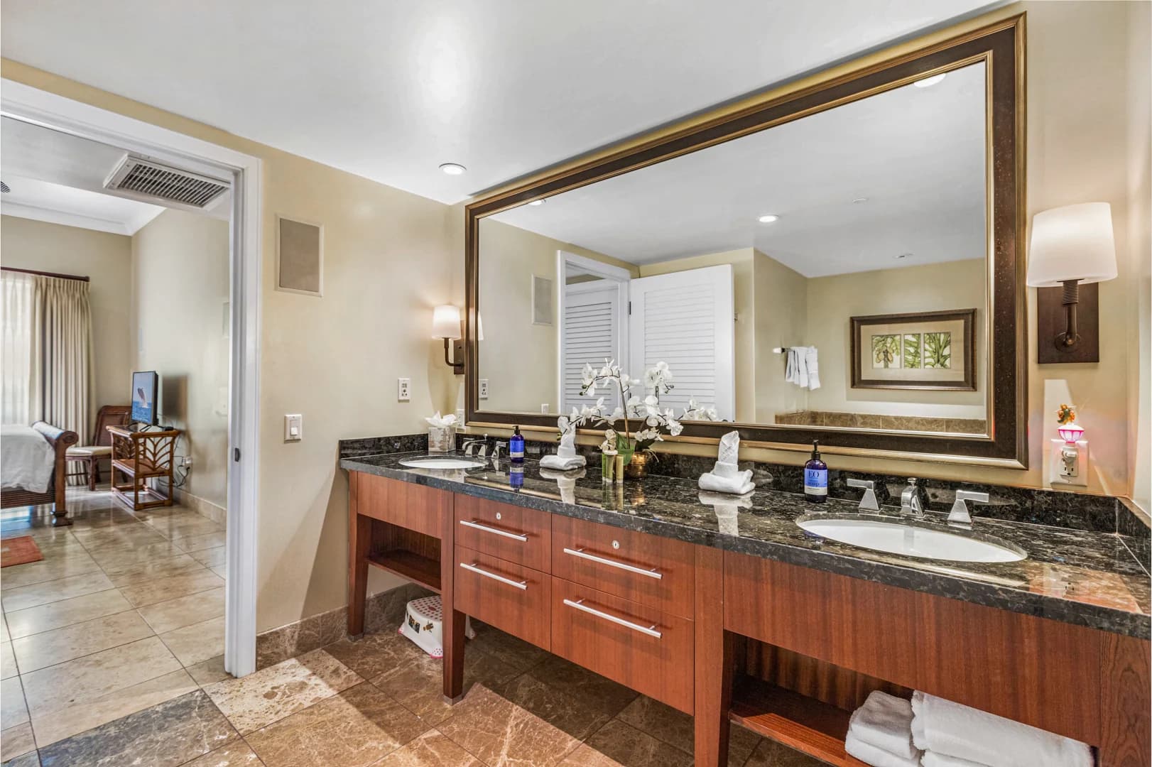 Blue Hokulani Residence - Image 18